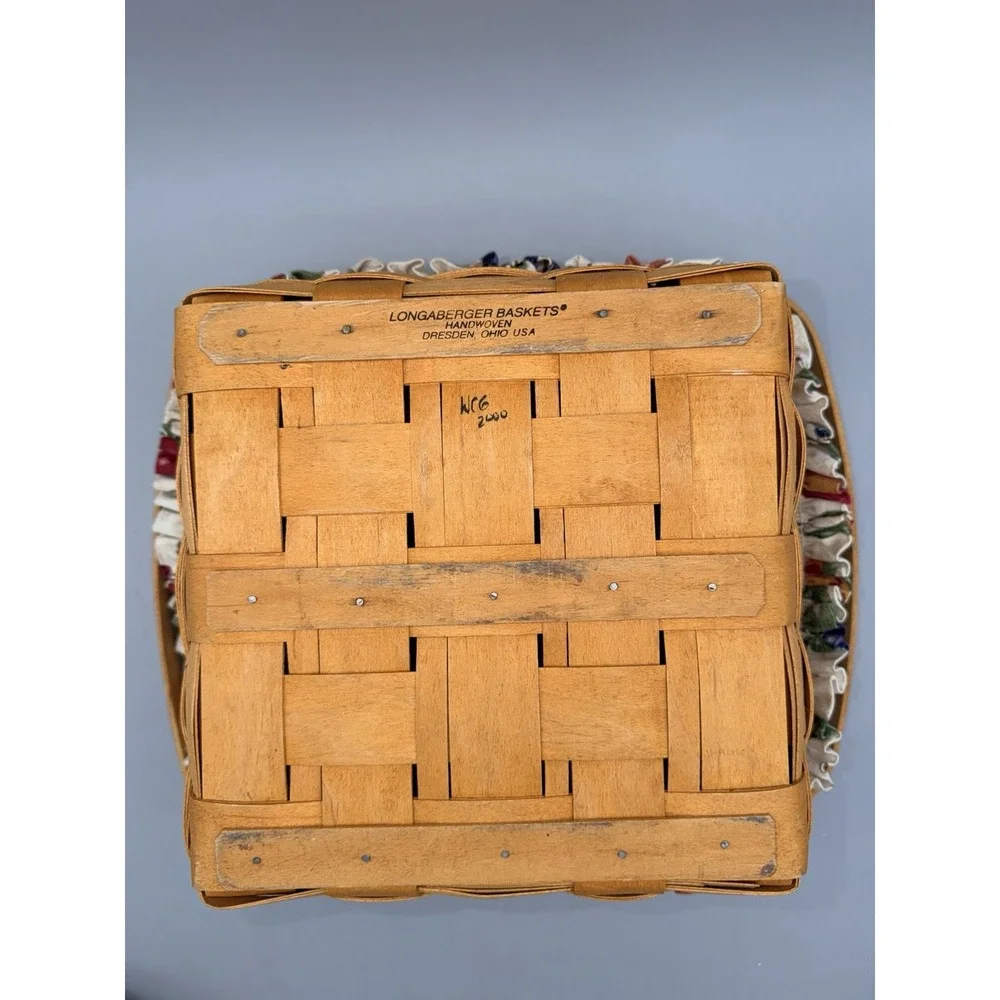 Longaberger 2000 Cake Basket w Fruit Liner Double Handle Wood USA